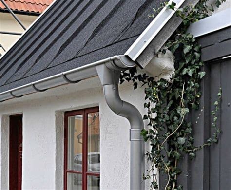 experts guide  buying rain gutters  flying couponer