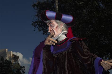 Authorquest Analyzing The Disney Villains Claude Frollo