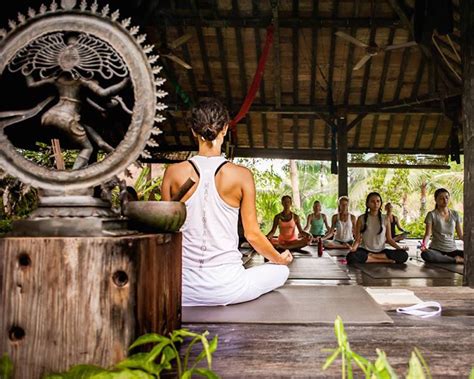 om  yoga  meditation retreats  bali indonesia city nomads
