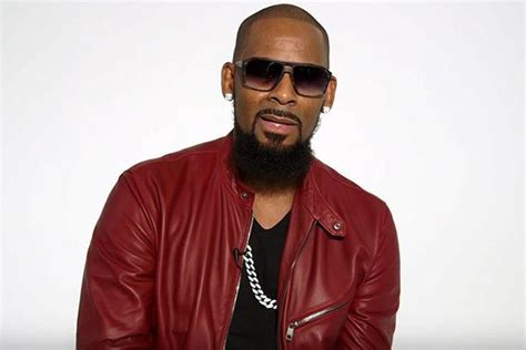 R Kelly Addresses Sexual Misconduct Allegations With 19 Minute Song I