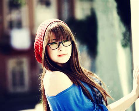 Beauty Celebrity Images Glasses Make Girls Cute