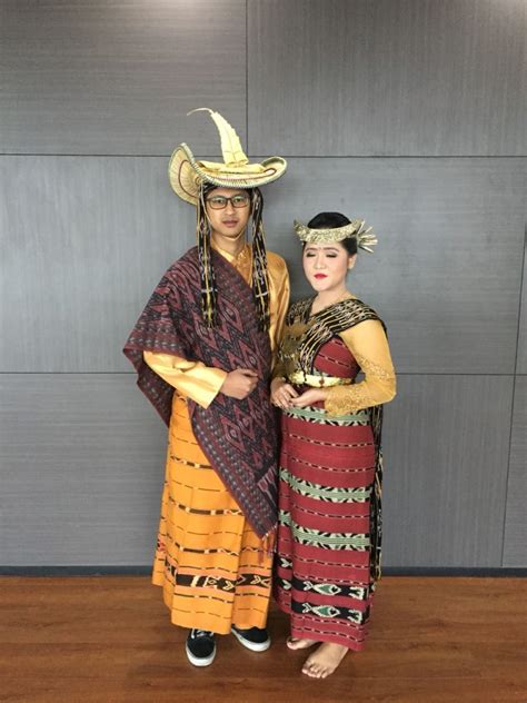 pakaian adat suku toraja ciri khas  filosofi baju adat toraja budayanesia menurut