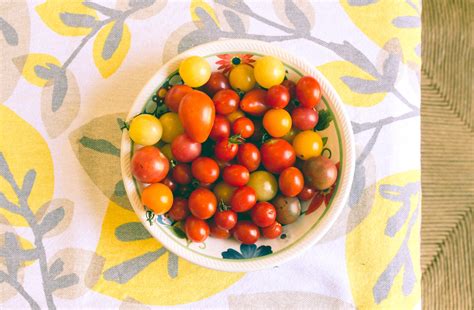 cherry tomato varieties  container gardens garden  happy