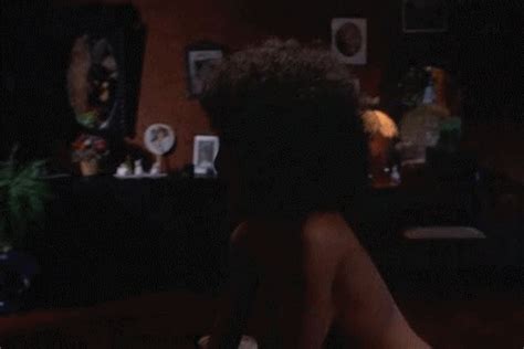 Pam Grier Nue Dans Hitman Le Créole De Harlem