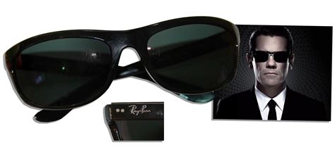 lot detail men in black 3 ray ban sunglasses used by josh brolin