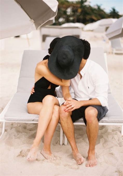 Romantic Beach Hopeless Romantic Couples In Love Love Couple Beach