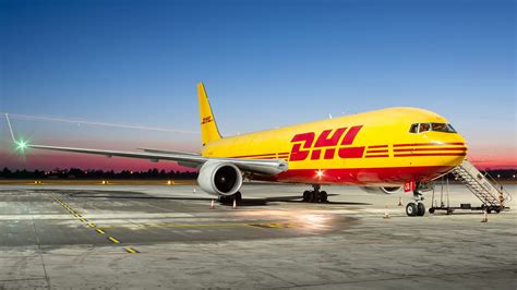 dhl express increases fleet capacity  converted boeing   freighters dhl global