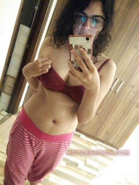 Small Boobs Indian Nude Photos Desi Scandals