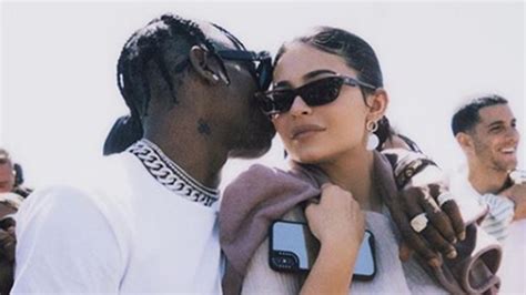 Kylie Jenner And Travis Scott Couldn T Stop The Pda During