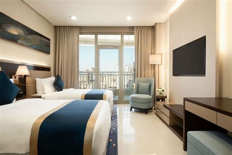 deluxe twin room  bahrain wyndham garden hotel manama