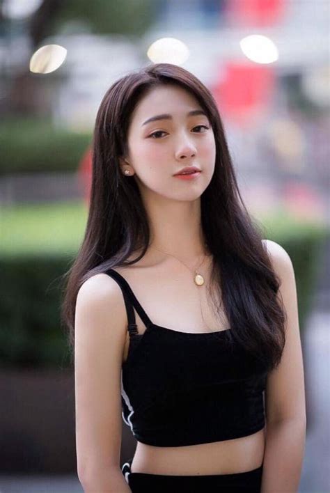 nữ sinh xinh như hotgirl gây bão mxh nhưng để ý bảng tên mới phát hiện sự thật phũ phàng về cô