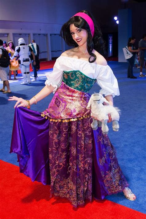 15 Amazingly Over The Top Female Cosplayers From Disney S