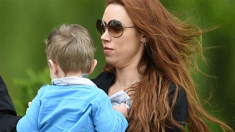 the saturdays una healy was diagnosed with post natal