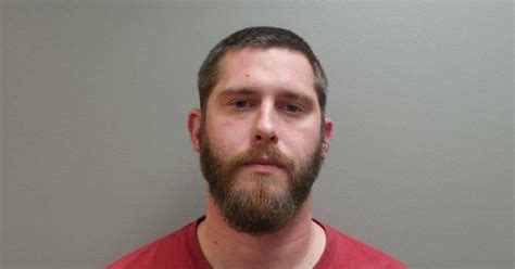 suspected rapist escapes with ohio deputy s gun after van