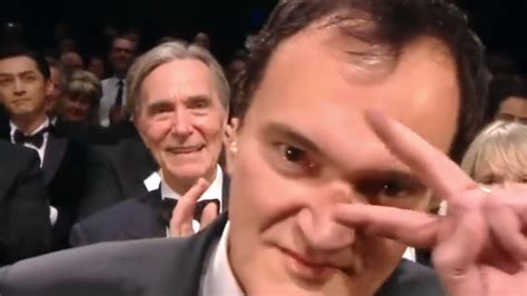 quentin tarantino s cringe standing ovation at cannes film festival 2019 youtube