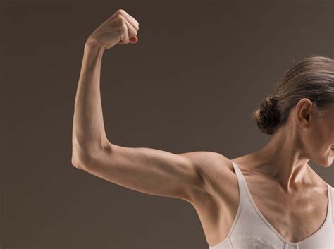 the best arm exercises with hand weights for women