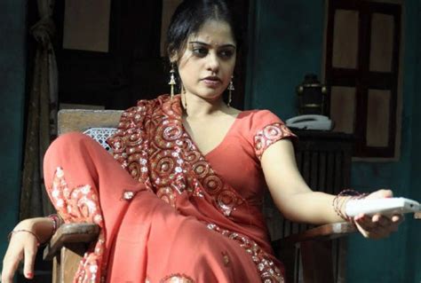 Bindu Madhavi Veppam Hot ~ South Indian Actress Pictures South Indian