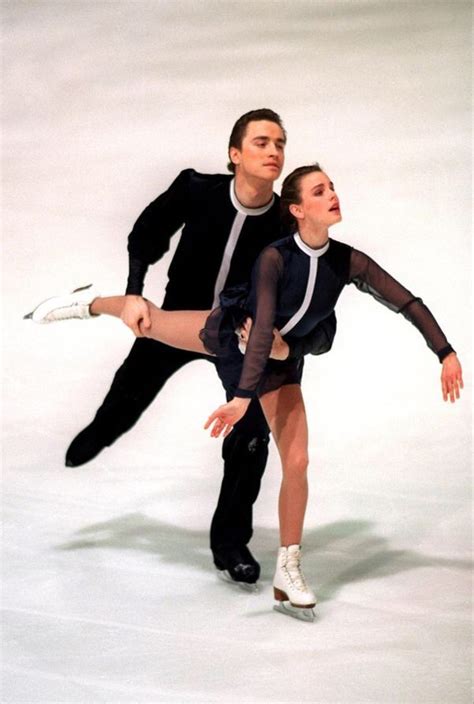 ekaterina gordeeva and sergei grinkov performing their free skate during