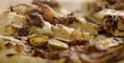 Jamie Oliver Teaches How To Make Easy Pizza In A Pan And Hot Pot Dish