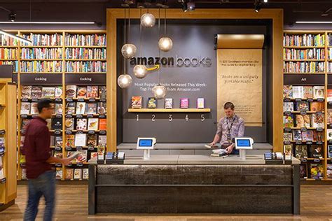 amazon  opening  physical bookstore   york city    verge