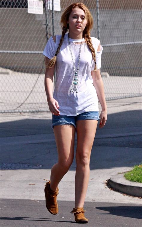 miley cyrus braless andand confronting a papparazzi nisney blog