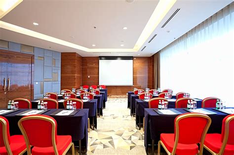 emerald conference hall at the lotte hotel in moscow