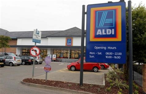 aldi overtakes   op   britains  largest grocer  quince