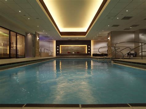 luxurious pools  london