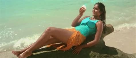 ileana in bikini porn galleries