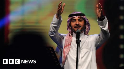 Saudi Arabia Woman Arrested For Hugging Singer Majid Al Mohandis