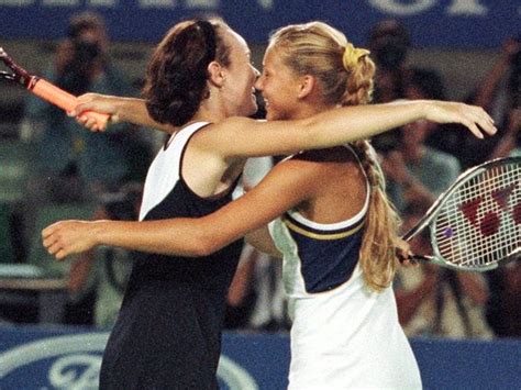 martina hingis elected to tennis hall of fame