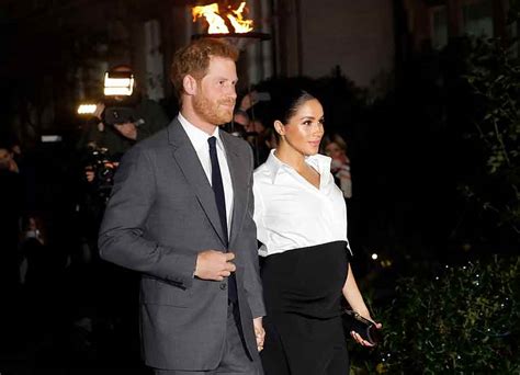 Heavily Pregnant Meghan Gushes Harry Will Be The Best Dad At Awards