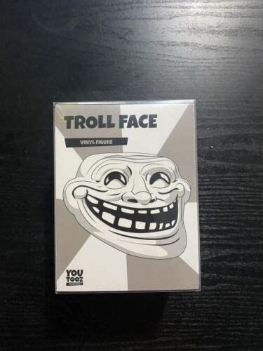 youtooz troll face figure 3 vinyl figure troll face meme youtooz