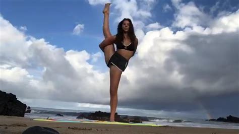 kira kosarin does sexy yoga 30 pics video thefappening
