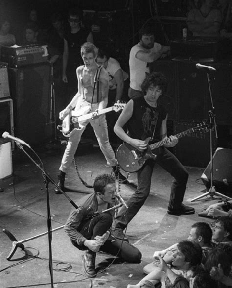 the clash featuring steve jones at the music machine london 1978