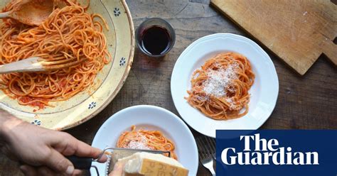 How To Cook Pasta And Tomato Sauce By Rachel Roddy Food The Guardian