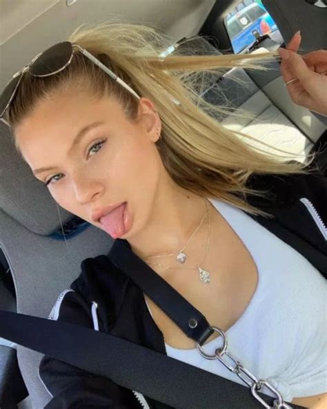 Hot Girls With Tongues Out 28 Pics