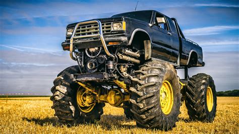 awesome truck modifications   road driving adventures