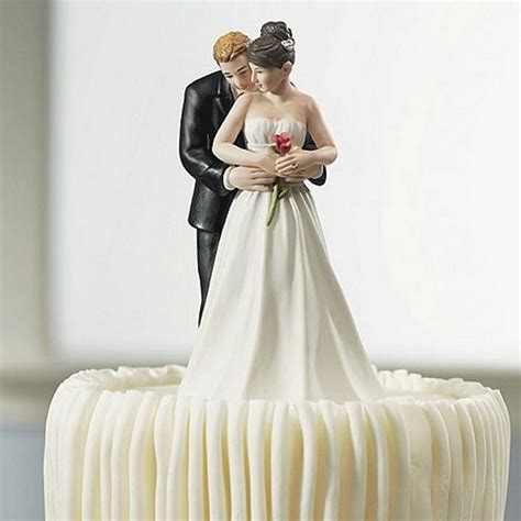 single red rose bride and groom figurine cake topper