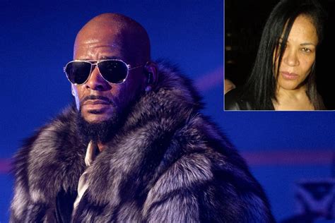 Aaliyahs Mother Calls R Kelly Sex Allegations Lies