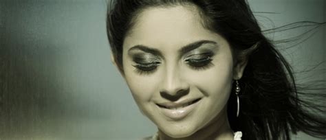 Sonalee Kulkarni Marathi Actress 14 Pics ~ Ritewall Lolz