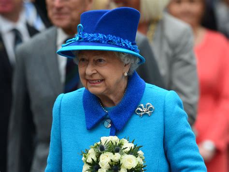 queen elizabeth ii becomes longest reigning monarch how much would the