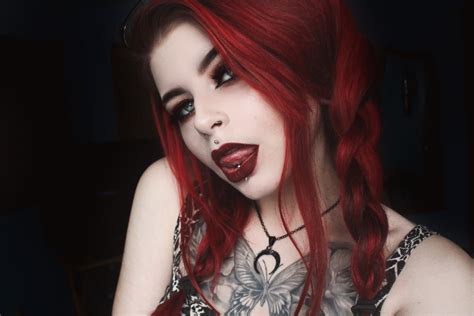 redhead ginger alternative goth girl gothgirl emo scene