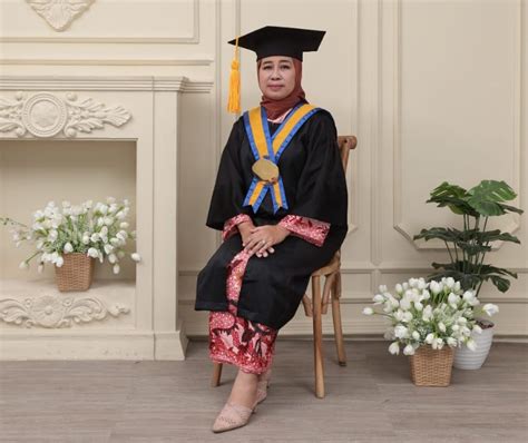 Profil Singkat Calon Rektor Unila Prof Lusmeilia Afriani