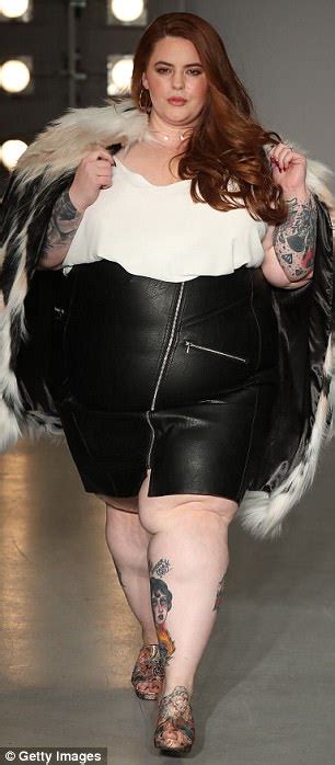 Tess Holliday Blasts Curvy Models Who Hate Plus Size Term Daily Mail