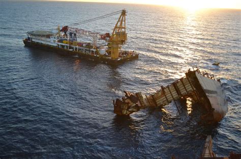 crane barge smit borneo  positioned   starboard side   wreck world shipping