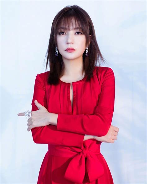 zhao wei trên instagram “zhao wei in a dazzling red gown ready for