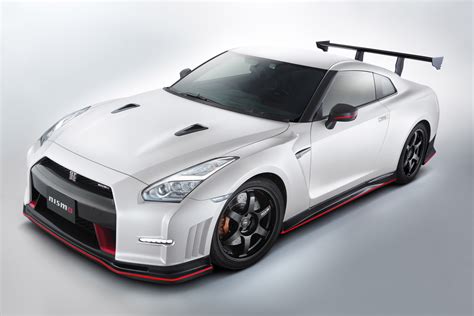 nissan gt  review ratings specs prices    car