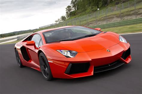 amazing features  lamborghini aventador lp