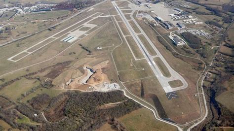 flights  blue grass airport delayed  runway lighting problem lexington herald leader